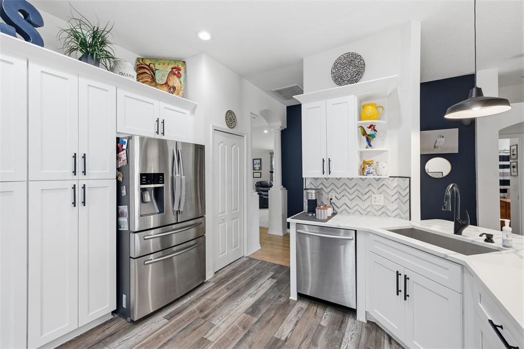 Activo con contrato: $389,999 (4 camas, 2 baños, 2080 Pies cuadrados)