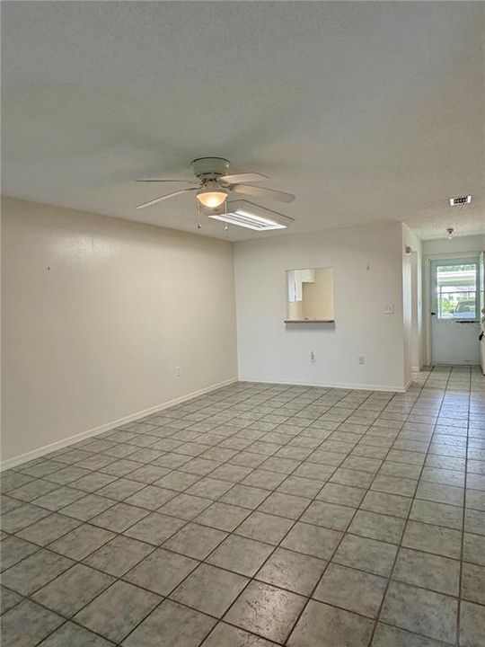 En Venta: $155,000 (2 camas, 2 baños, 897 Pies cuadrados)