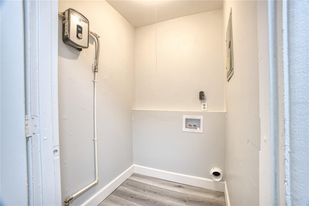 For Sale: $317,000 (3 beds, 2 baths, 1300 Square Feet)