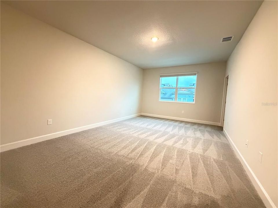 For Rent: $2,700 (4 beds, 3 baths, 2498 Square Feet)
