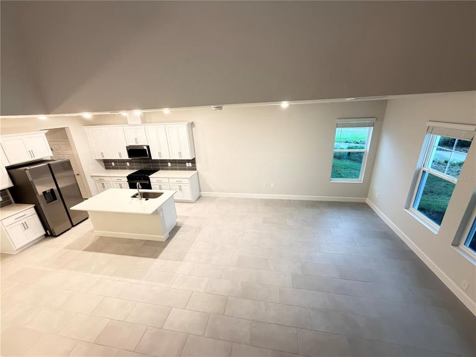 For Rent: $2,700 (4 beds, 3 baths, 2498 Square Feet)