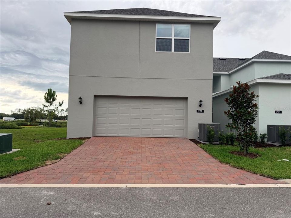 For Rent: $2,700 (4 beds, 3 baths, 2498 Square Feet)