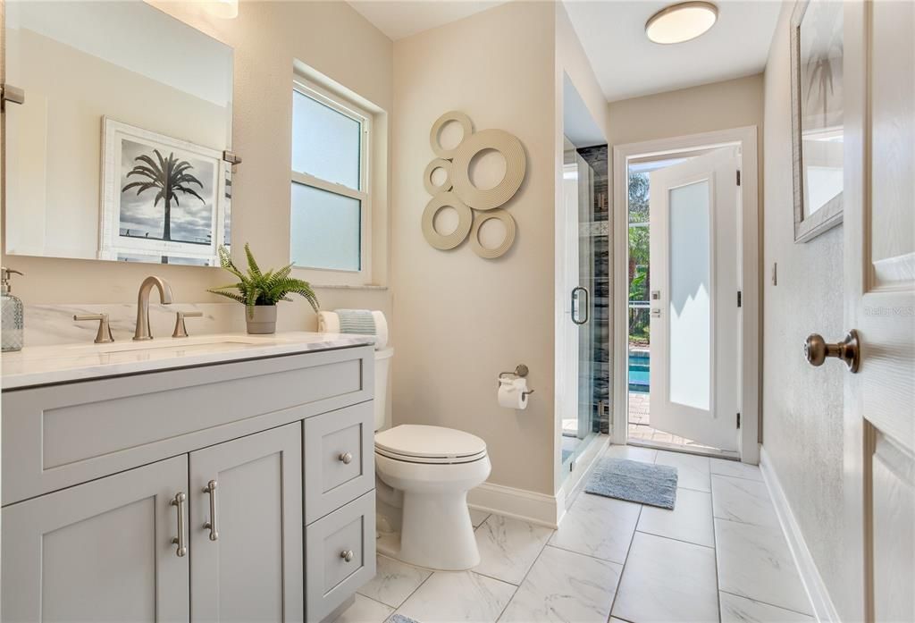 合同活跃: $800,000 (4 贝兹, 3 浴室, 2254 平方英尺)