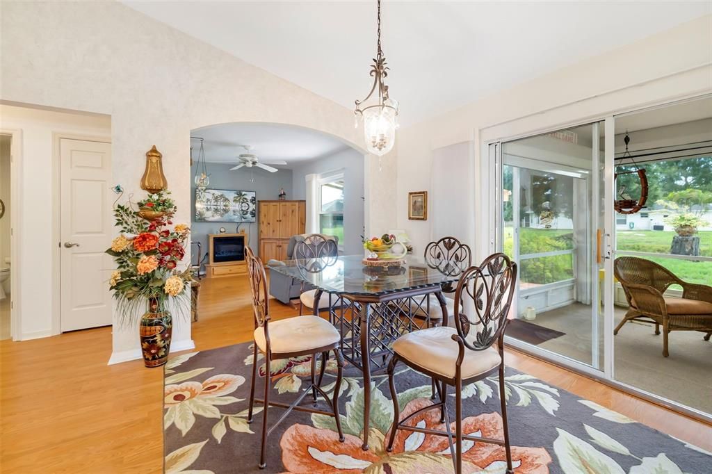 En Venta: $439,999 (3 camas, 2 baños, 1460 Pies cuadrados)