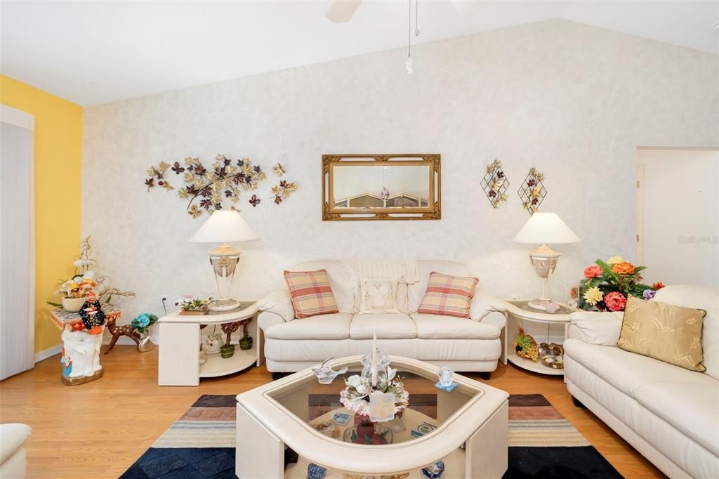 En Venta: $439,999 (3 camas, 2 baños, 1460 Pies cuadrados)