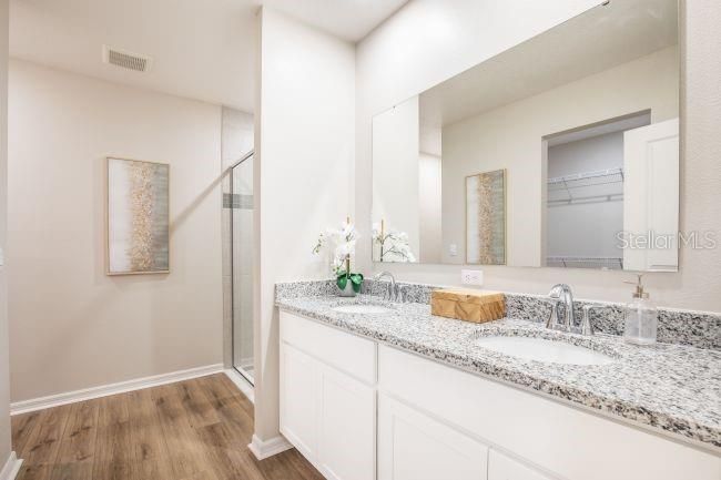 For Sale: $299,900 (4 beds, 2 baths, 1876 Square Feet)