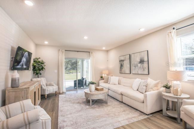 For Sale: $299,900 (4 beds, 2 baths, 1876 Square Feet)