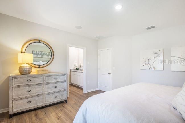 For Sale: $299,900 (4 beds, 2 baths, 1876 Square Feet)