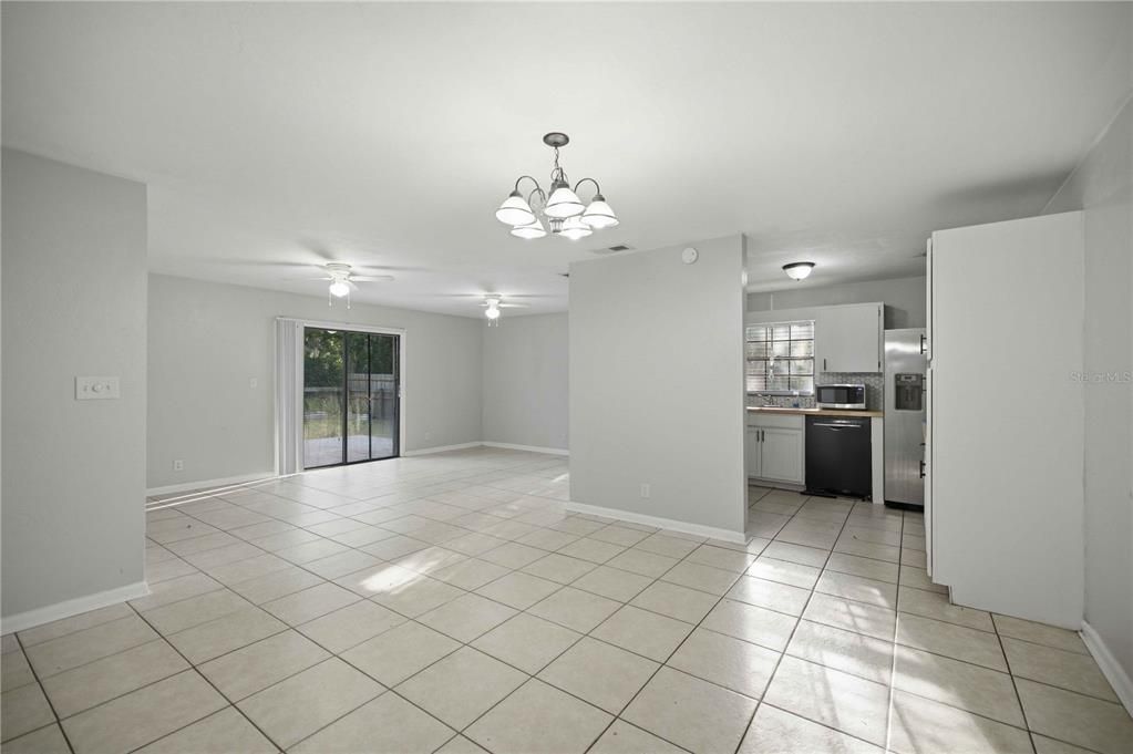 For Sale: $225,000 (3 beds, 2 baths, 1265 Square Feet)