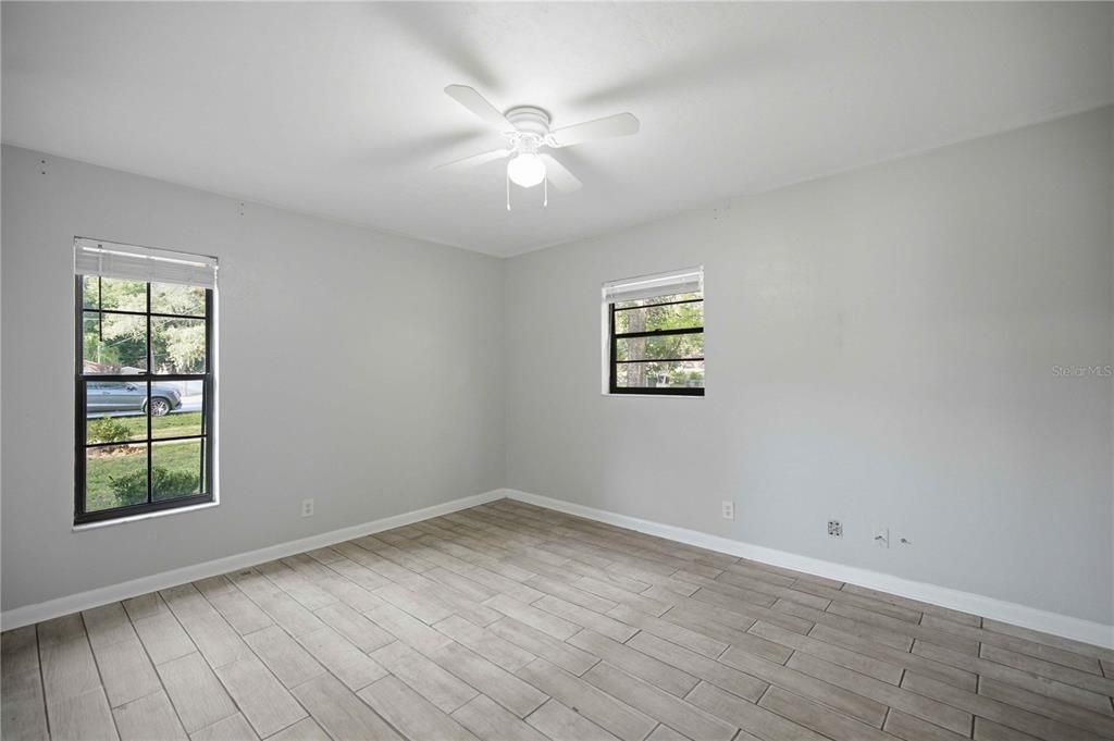 For Sale: $225,000 (3 beds, 2 baths, 1265 Square Feet)