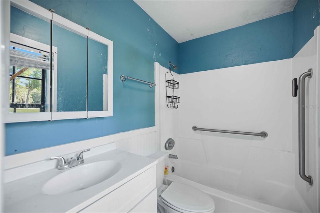 For Sale: $225,000 (3 beds, 2 baths, 1265 Square Feet)