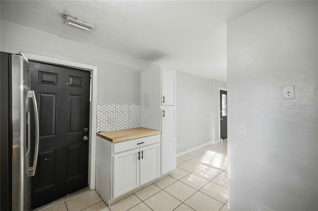 For Sale: $225,000 (3 beds, 2 baths, 1265 Square Feet)