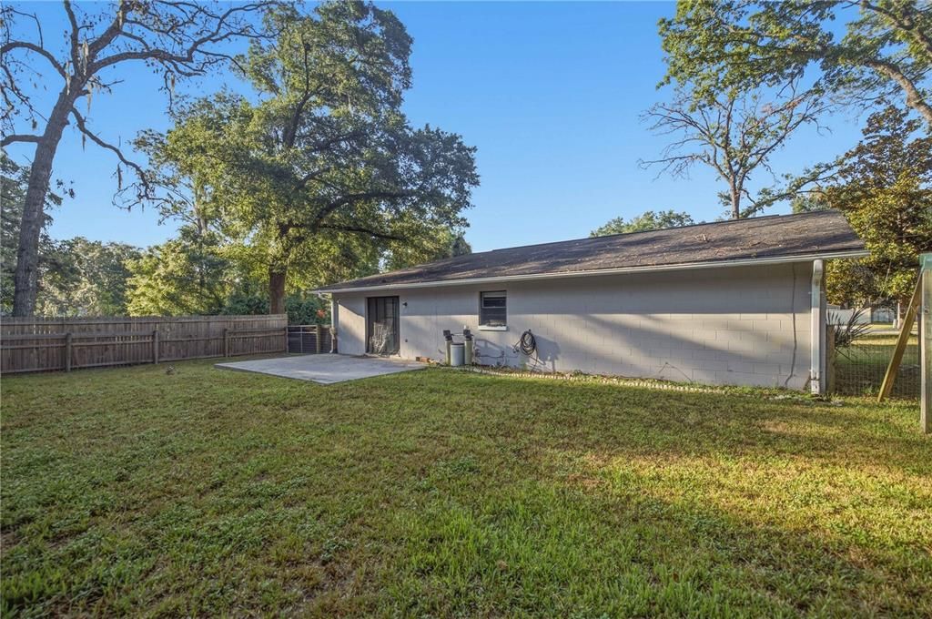 For Sale: $225,000 (3 beds, 2 baths, 1265 Square Feet)