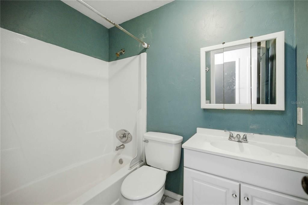 For Sale: $225,000 (3 beds, 2 baths, 1265 Square Feet)