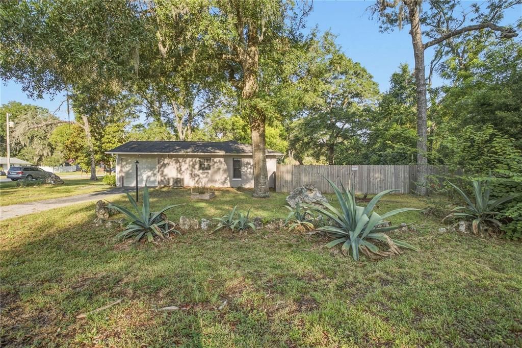 For Sale: $225,000 (3 beds, 2 baths, 1265 Square Feet)