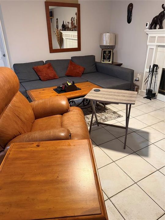 For Sale: $329,000 (4 beds, 2 baths, 1701 Square Feet)