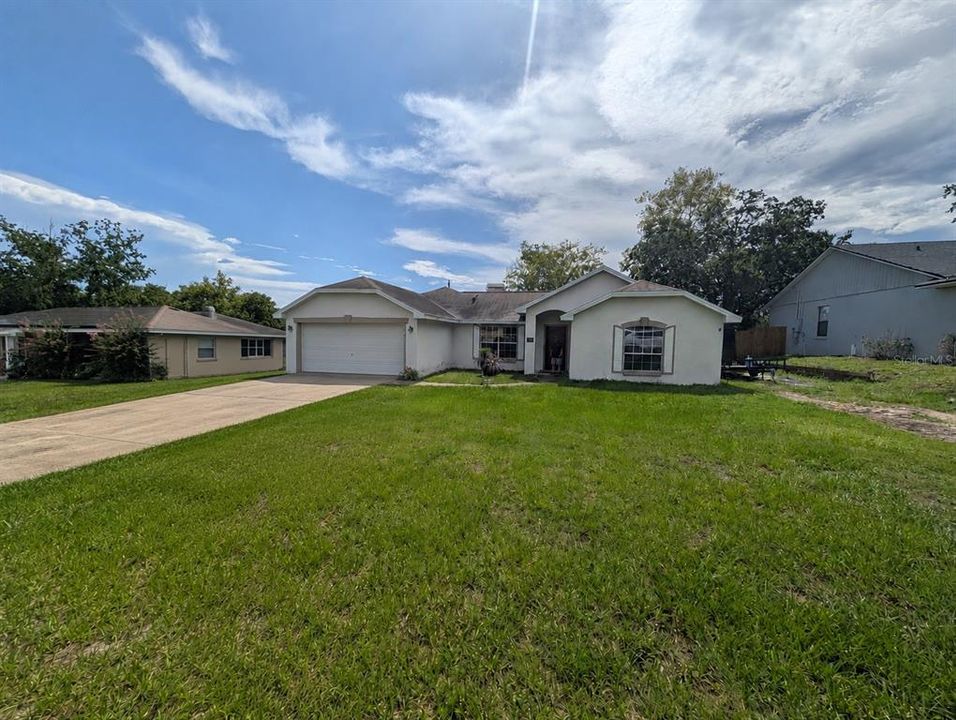 For Sale: $329,000 (4 beds, 2 baths, 1701 Square Feet)