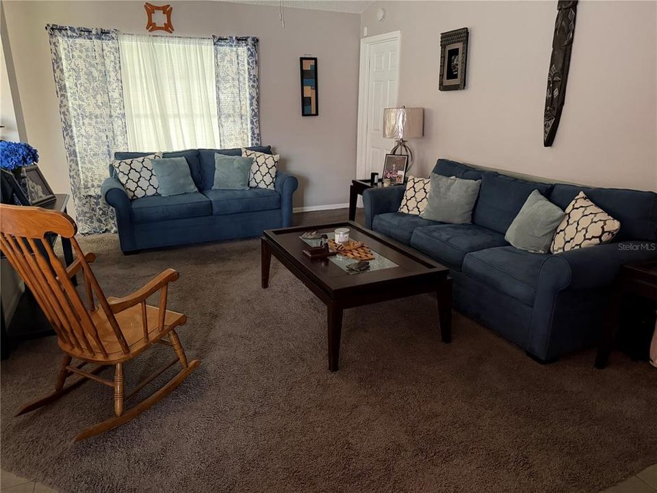 For Sale: $329,000 (4 beds, 2 baths, 1701 Square Feet)