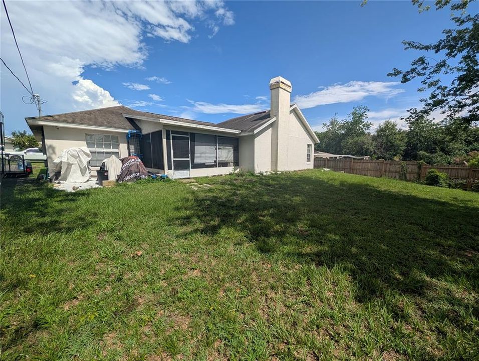 For Sale: $329,000 (4 beds, 2 baths, 1701 Square Feet)