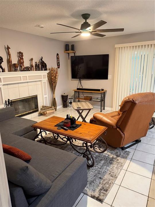For Sale: $329,000 (4 beds, 2 baths, 1701 Square Feet)