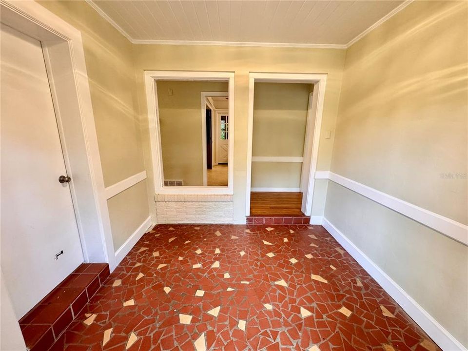Activo con contrato: $299,900 (3 camas, 2 baños, 1593 Pies cuadrados)