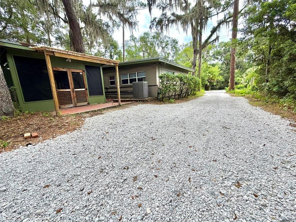 Activo con contrato: $299,900 (3 camas, 2 baños, 1593 Pies cuadrados)