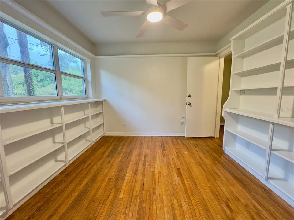 Activo con contrato: $299,900 (3 camas, 2 baños, 1593 Pies cuadrados)
