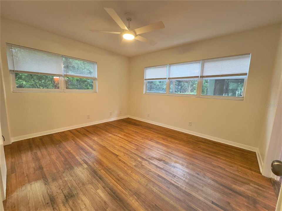 Activo con contrato: $299,900 (3 camas, 2 baños, 1593 Pies cuadrados)