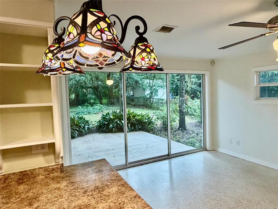 Activo con contrato: $299,900 (3 camas, 2 baños, 1593 Pies cuadrados)