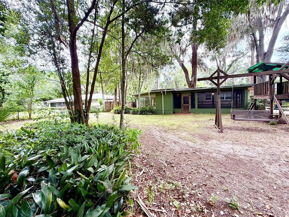 Activo con contrato: $299,900 (3 camas, 2 baños, 1593 Pies cuadrados)