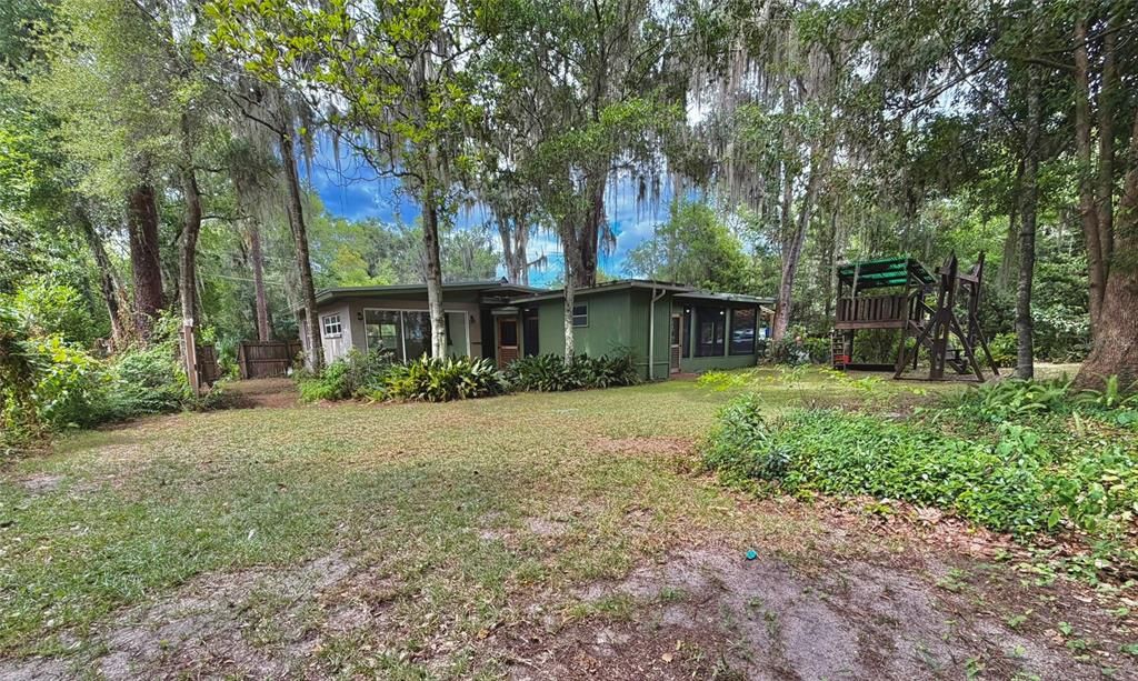 Activo con contrato: $299,900 (3 camas, 2 baños, 1593 Pies cuadrados)