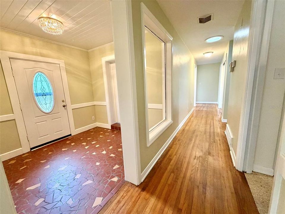 Activo con contrato: $299,900 (3 camas, 2 baños, 1593 Pies cuadrados)