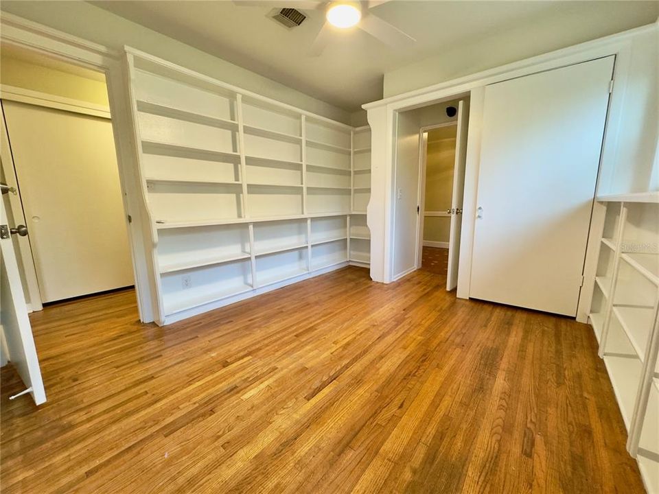 Activo con contrato: $299,900 (3 camas, 2 baños, 1593 Pies cuadrados)