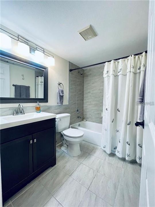 В аренду: $1,800 (2 спален, 2 ванн, 1025 Квадратных фут)
