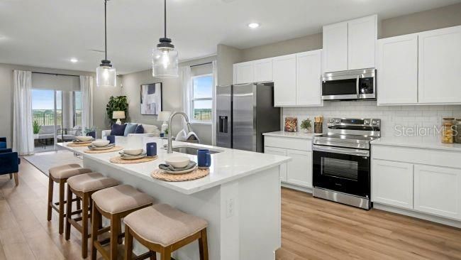 На продажу: $339,900 (4 спален, 2 ванн, 1876 Квадратных фут)