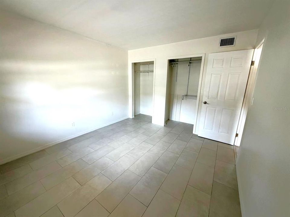 For Sale: $120,000 (2 beds, 1 baths, 960 Square Feet)