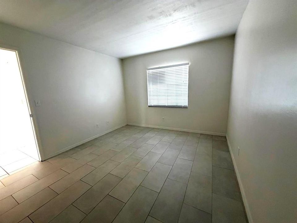 For Sale: $120,000 (2 beds, 1 baths, 960 Square Feet)
