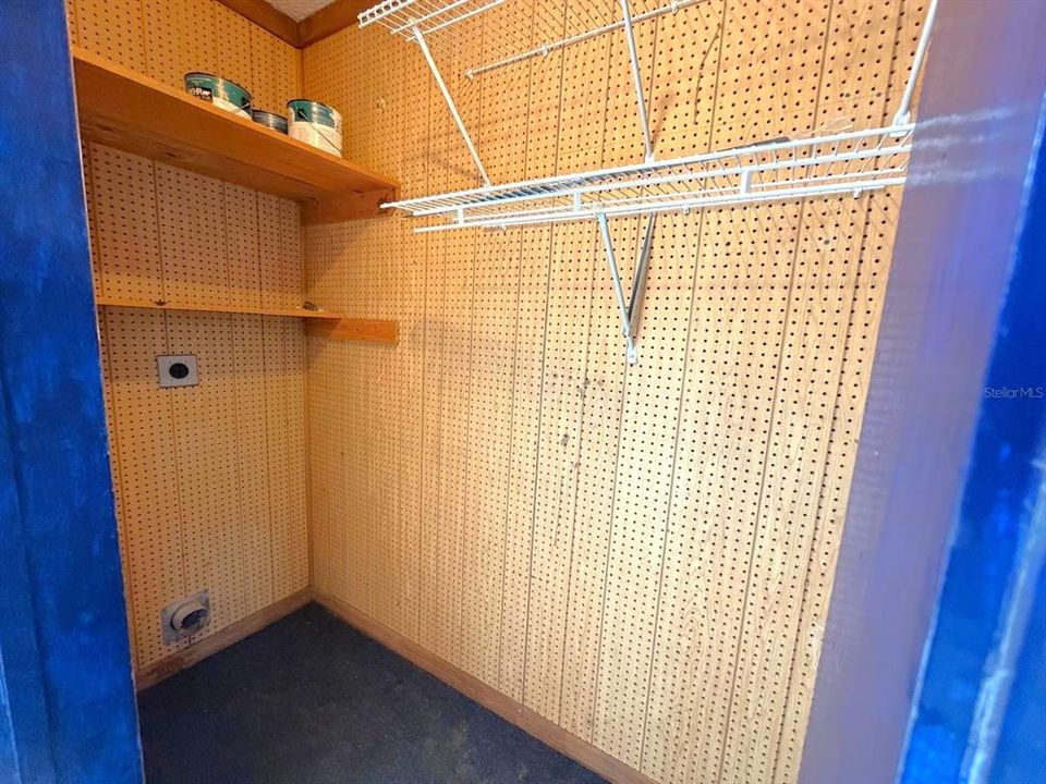 For Sale: $120,000 (2 beds, 1 baths, 960 Square Feet)