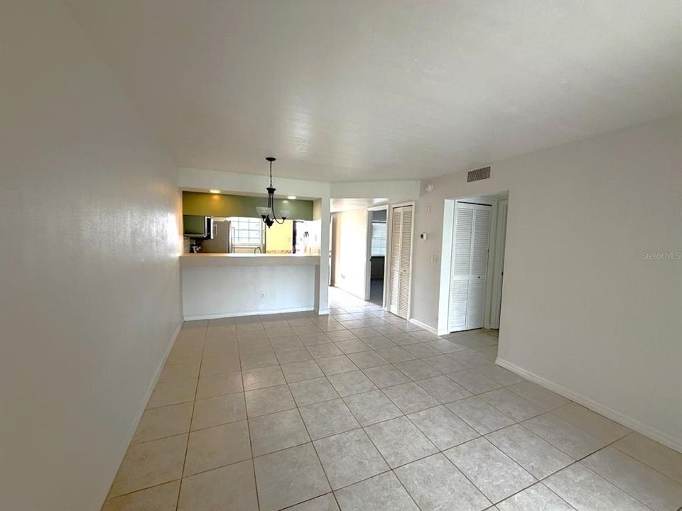 For Sale: $120,000 (2 beds, 1 baths, 960 Square Feet)