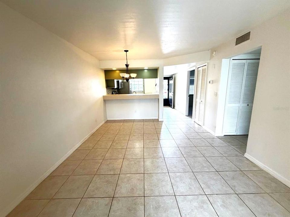 For Sale: $120,000 (2 beds, 1 baths, 960 Square Feet)