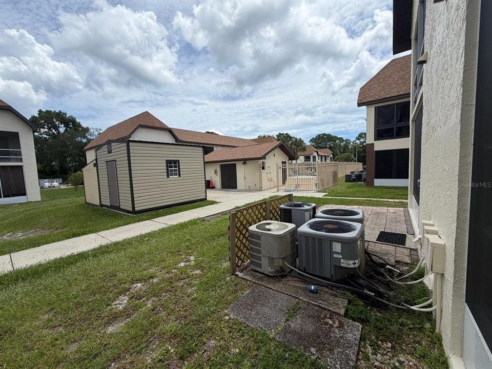 For Sale: $120,000 (2 beds, 1 baths, 960 Square Feet)