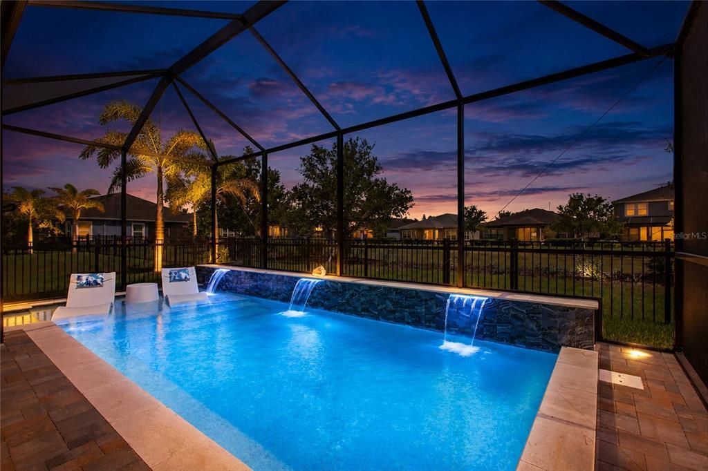 En Venta: $549,999 (4 camas, 2 baños, 1976 Pies cuadrados)