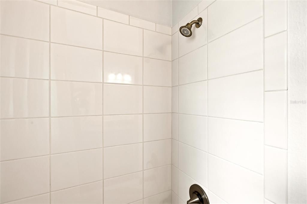 En Venta: $549,999 (4 camas, 2 baños, 1976 Pies cuadrados)