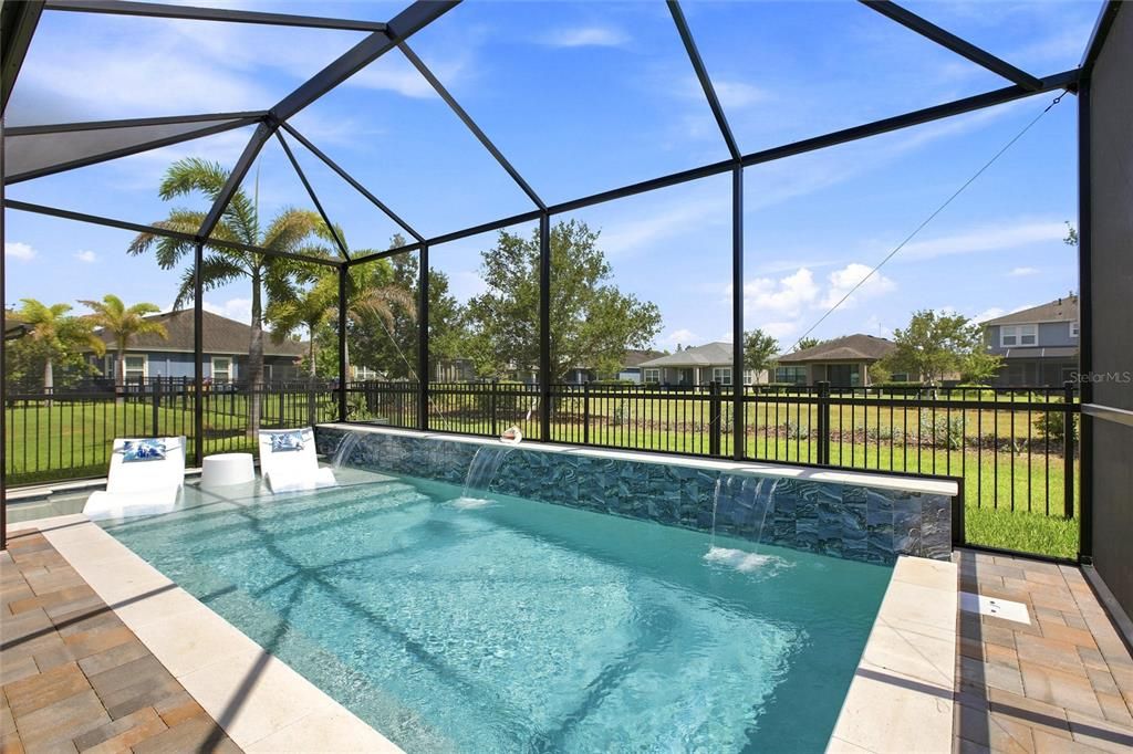 En Venta: $549,999 (4 camas, 2 baños, 1976 Pies cuadrados)