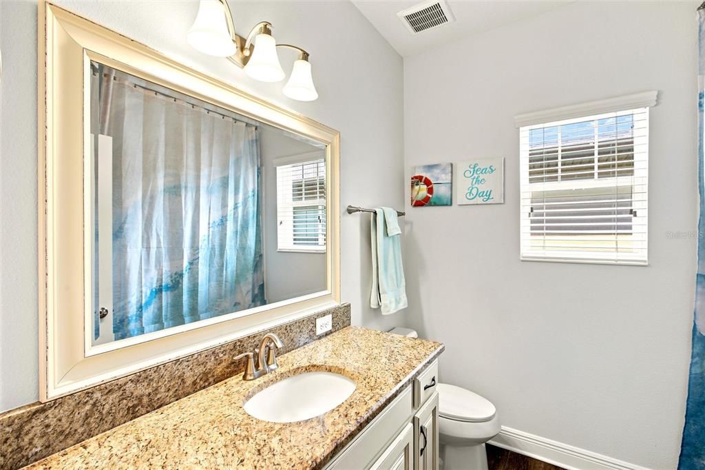 En Venta: $549,999 (4 camas, 2 baños, 1976 Pies cuadrados)