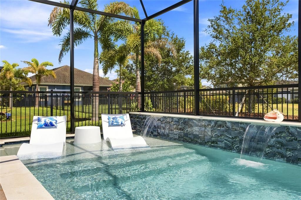 En Venta: $549,999 (4 camas, 2 baños, 1976 Pies cuadrados)