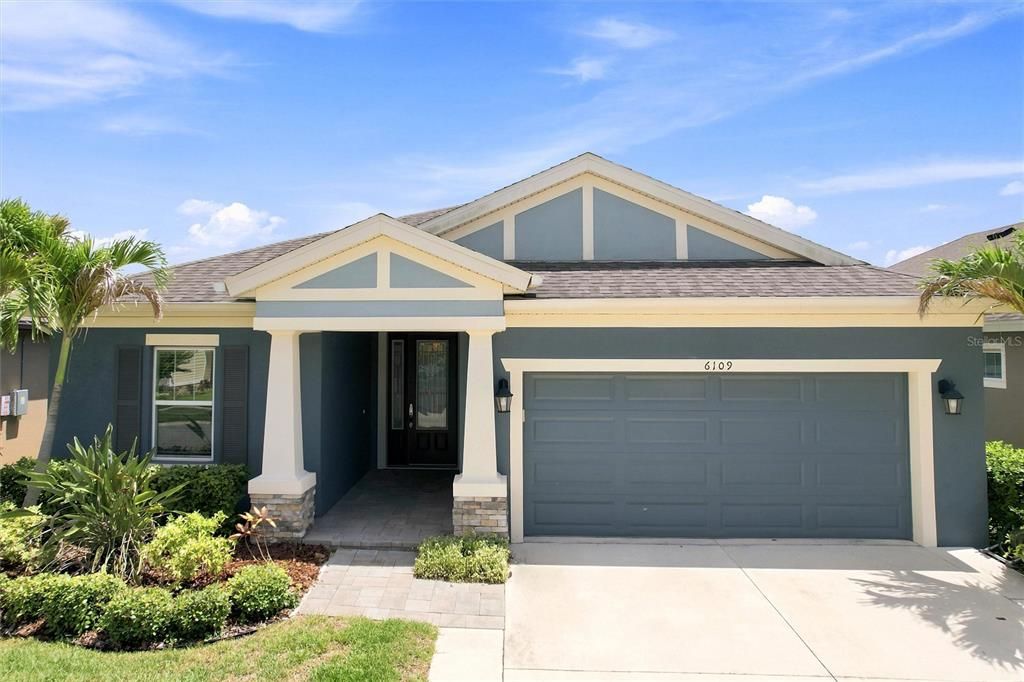 En Venta: $549,999 (4 camas, 2 baños, 1976 Pies cuadrados)
