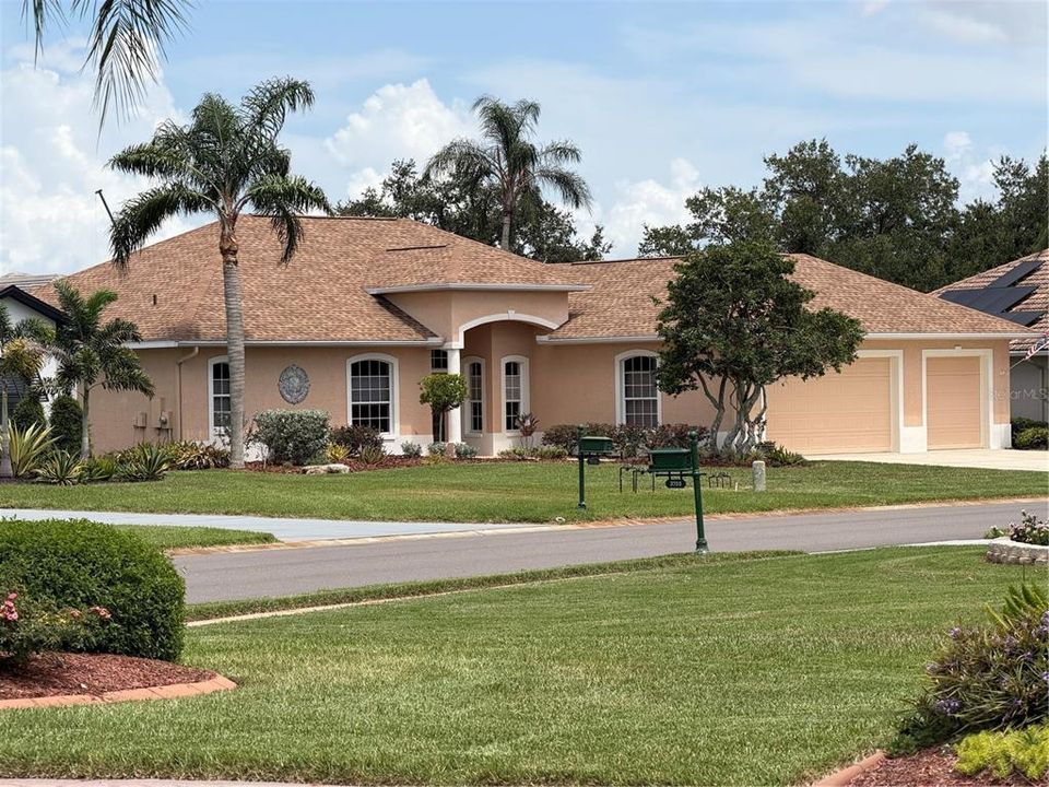 For Sale: $570,000 (3 beds, 3 baths, 2804 Square Feet)