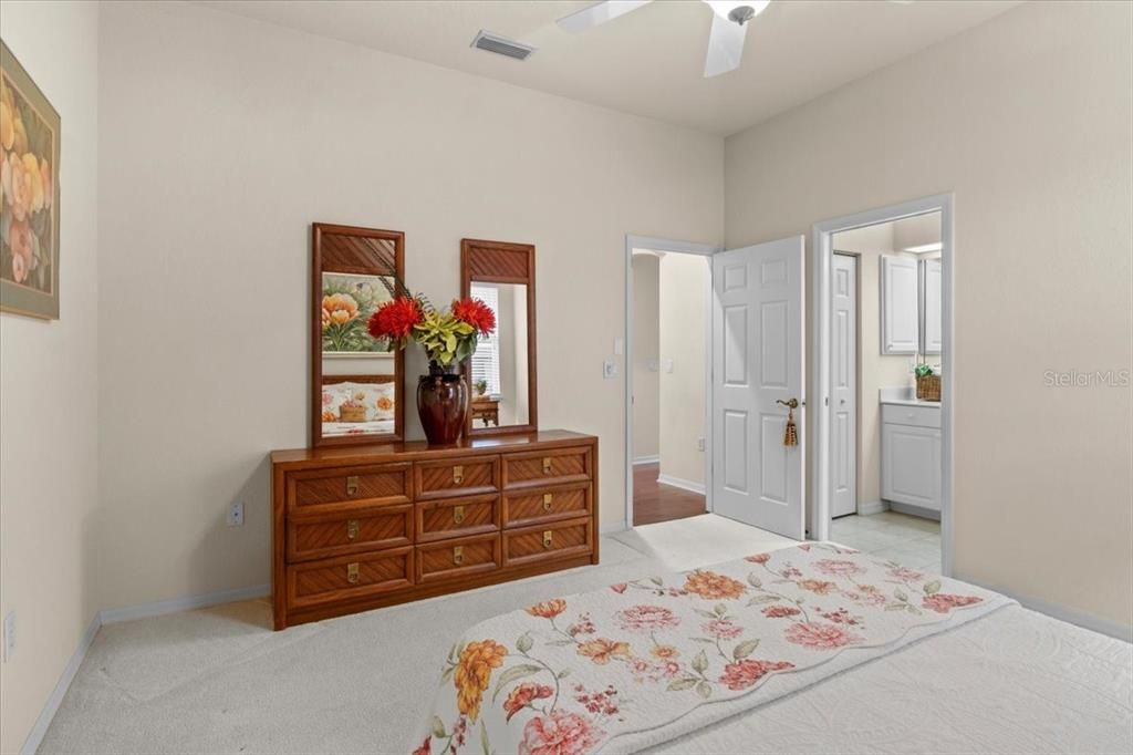 For Sale: $570,000 (3 beds, 3 baths, 2804 Square Feet)