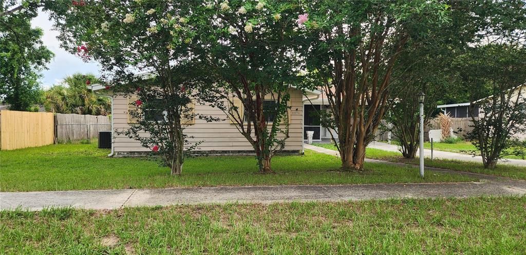 For Sale: $185,000 (2 beds, 2 baths, 1128 Square Feet)